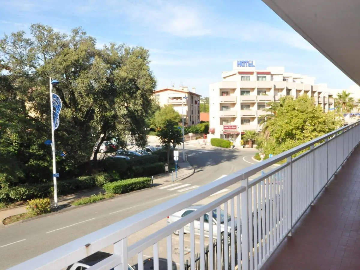 Apartment Le Suzy By Interhome Cavalaire-sur-Mer